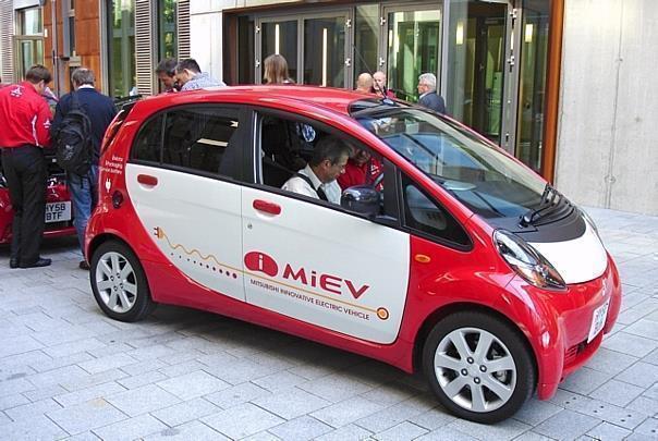 Mitsubishis i-MiEV bei der Fahrpräsentation in Berlin. Foto: auto-reporter.net/Riedel 